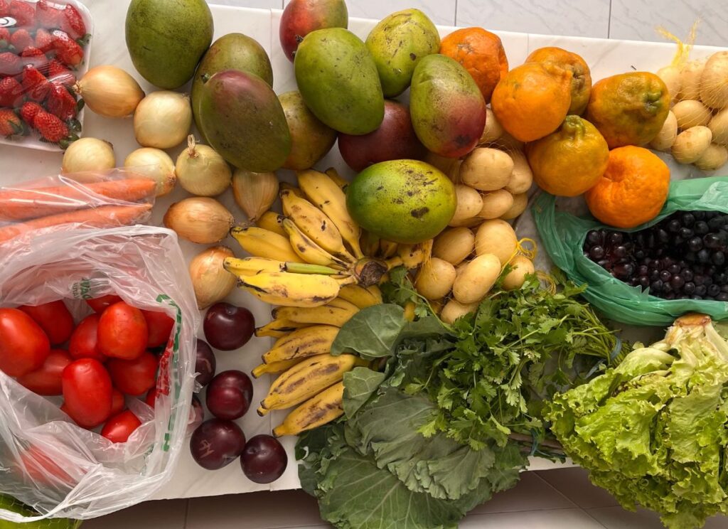 8 maneiras de economizar dinheiro em mantimentos (de um ex-funcionário do Trader Joe)